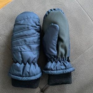 Mittens.size 2-4